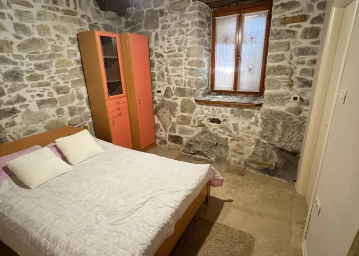 Apartment Poli Luce *