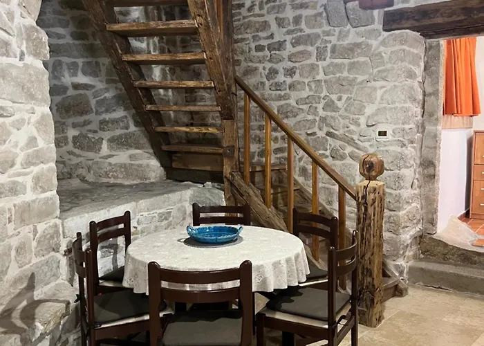 Apartment Poli Luce *